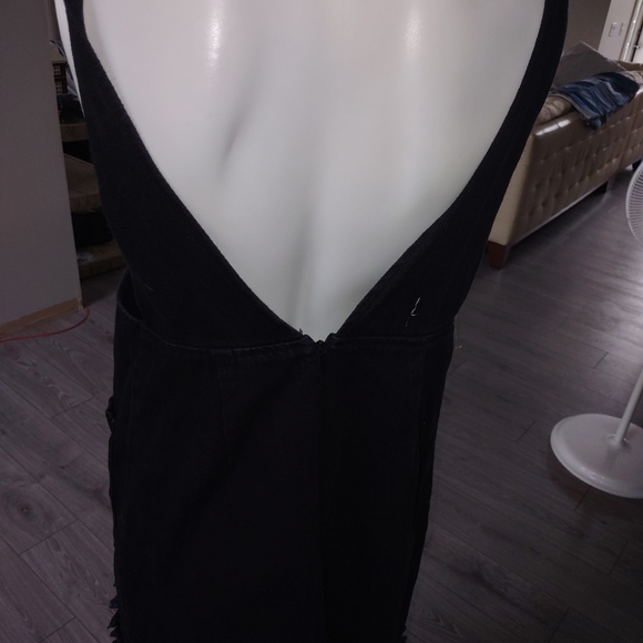 WILDFABLE denim pinafore - Picture 4 of 6